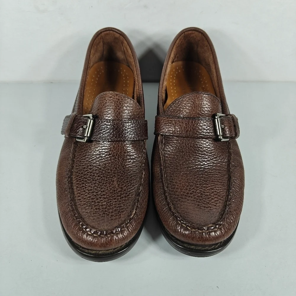 G.H Bass Weejuns Bass Bran Slip on Loafers Buckle Detail Brown Preppy Men's 7
